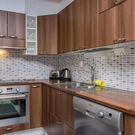4 Seasons Hymy C By Interhome *